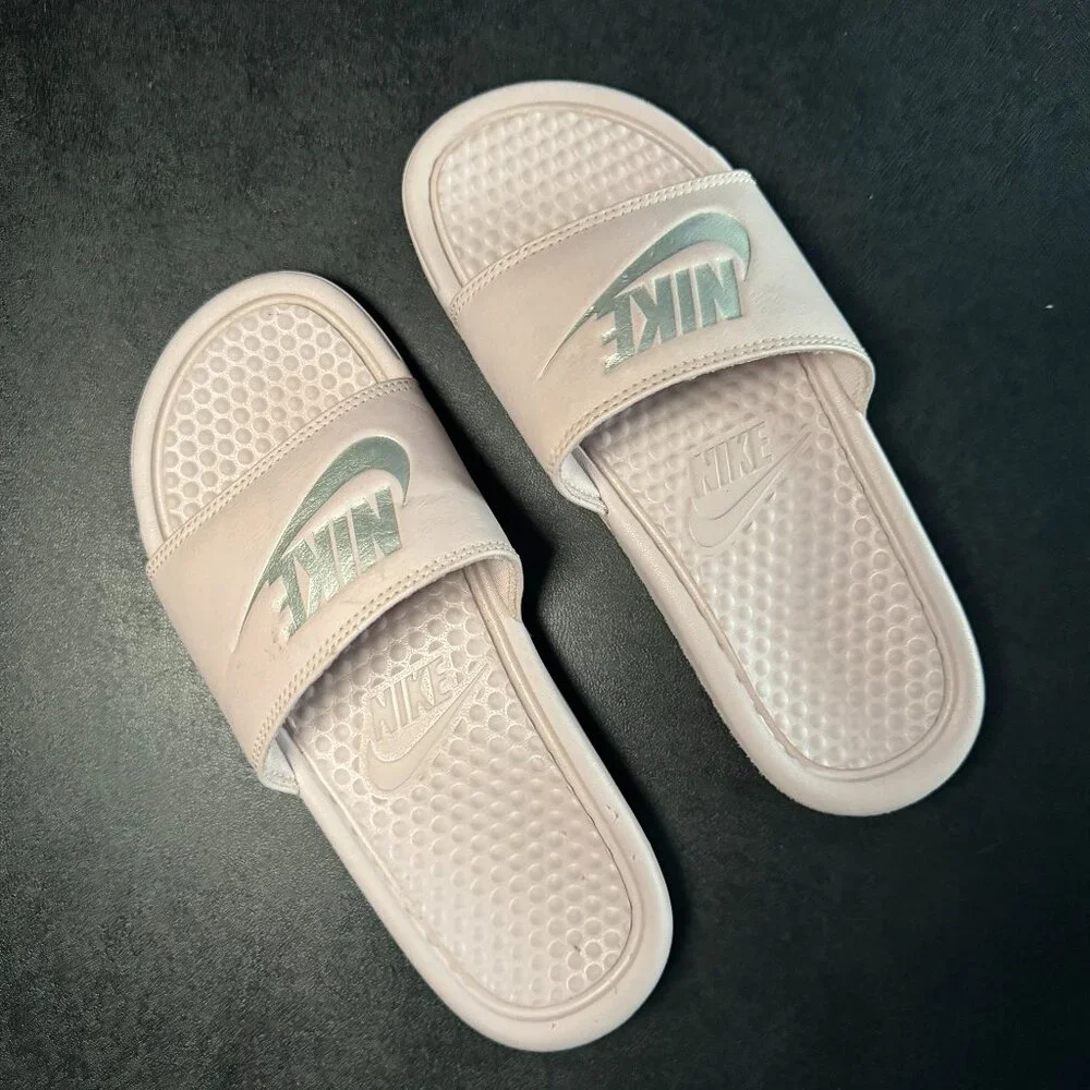 Pink Nike slides Size 6 - 359 - Picture 2 of 4